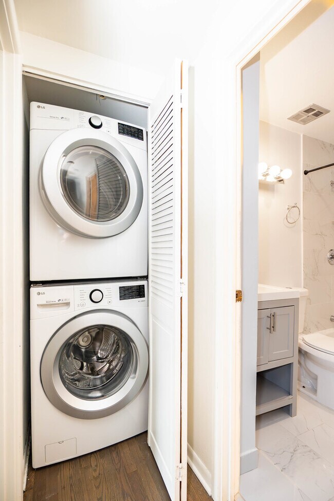 Building Photo - 2201 N Cleveland Ave