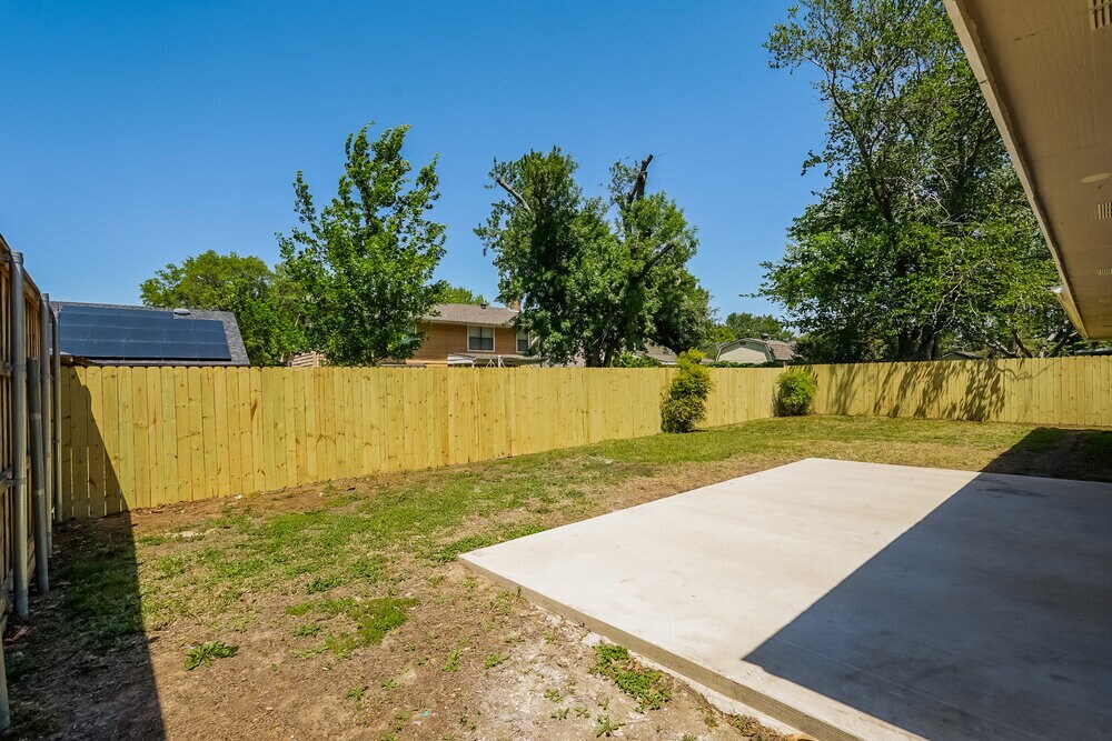 Building Photo - 2119 Cold Springs Dr