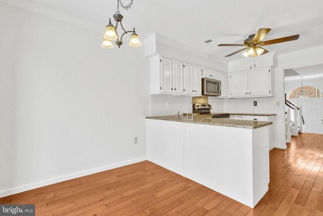 Building Photo - 7413 Salford Ct