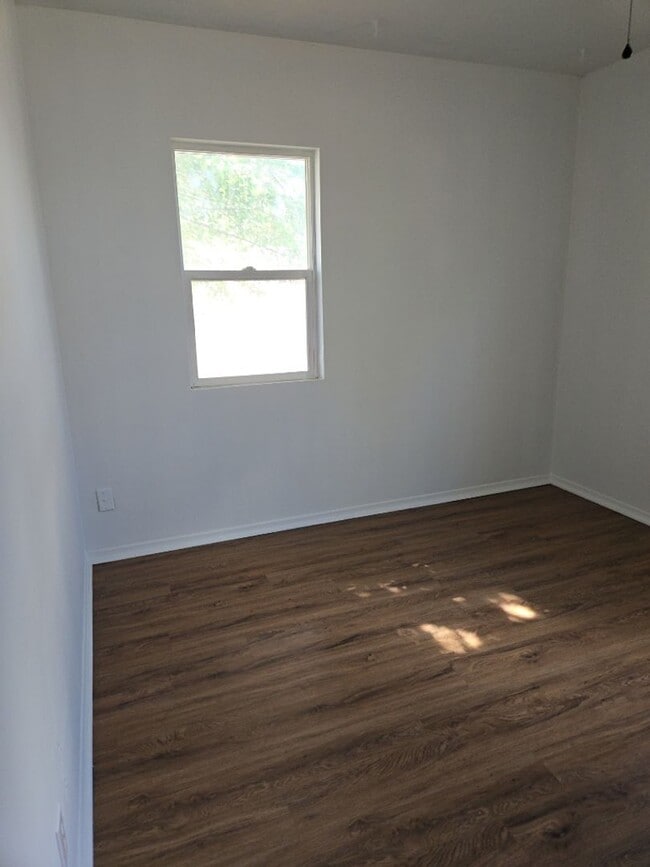 Building Photo - 813 Palisades Dr NW