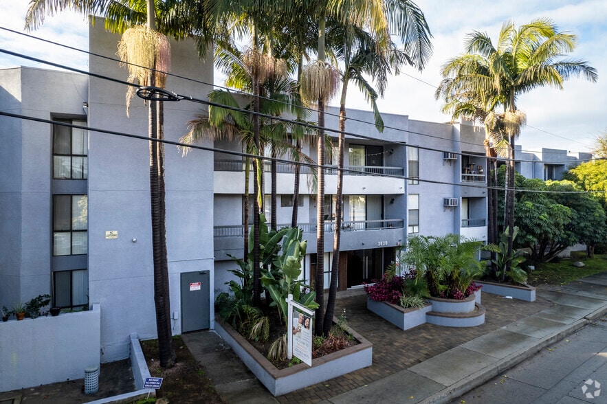 Primary Photo - Marathon Apartments