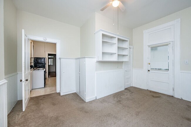 Building Photo - 3127 W Franklin St