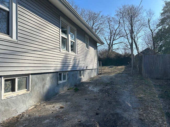 Building Photo - 203 S Hardy Ave