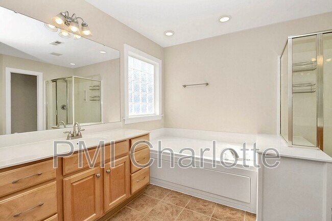 Building Photo - 14308 Harvington Dr