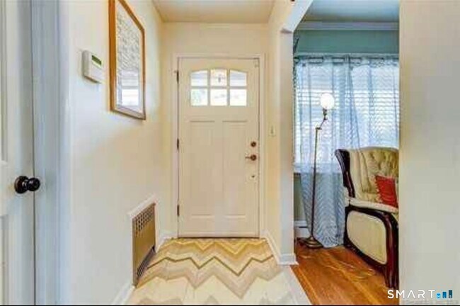 Building Photo - 127 Englewood Ave