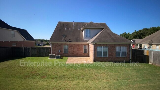 Building Photo - 10204 Sutton Ridge Ln