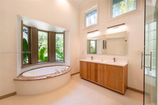 Building Photo - 432 S Hibiscus Dr