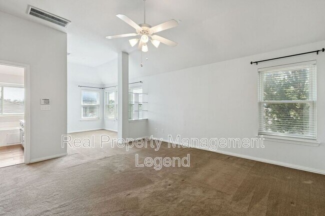 Building Photo - 1805 Sumac Dr