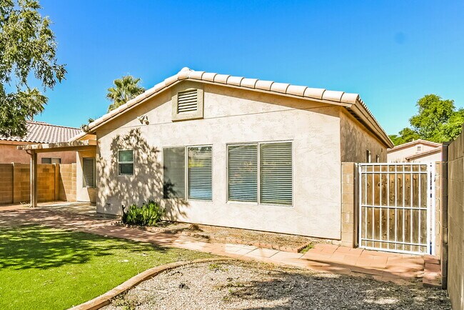 Building Photo - 631 E Renegade Pl