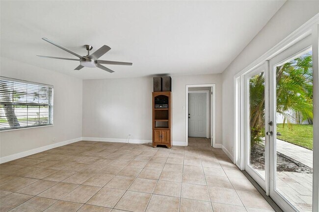 Building Photo - 4602 S Renellie Dr