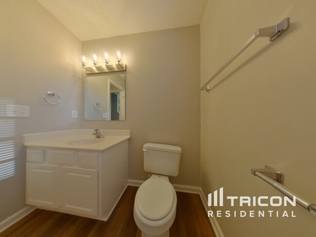 Building Photo - 386 Fox Trot Dr