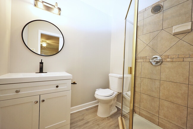 Building Photo - 661 Sycamore Dr