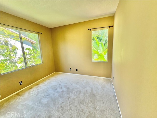 Building Photo - 5 Halcyon Ln