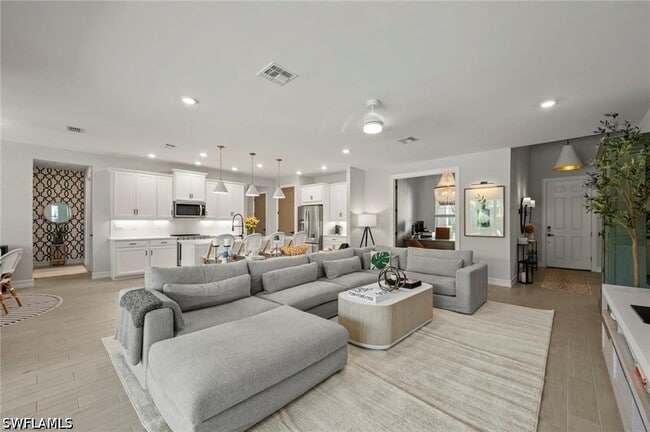 Building Photo - 10581 Woodchuck Ln