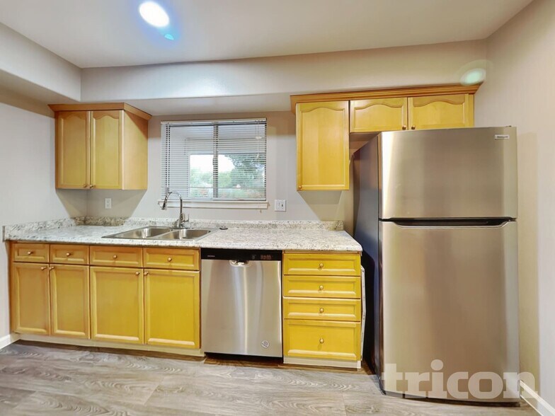 Building Photo - 1675 Van Petten St