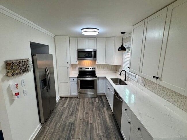 Building Photo - UP TO $500 OFF ONE MONTH!