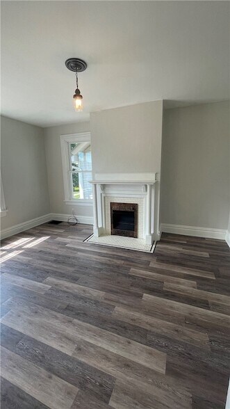 Building Photo - 401 N McKean St