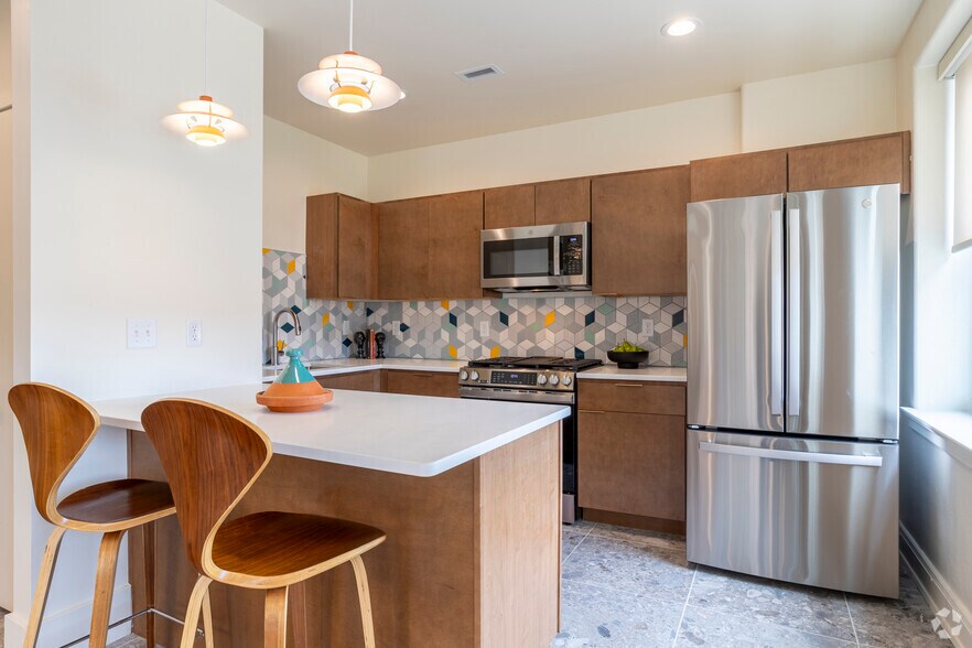1BR, 1BA - 762SF - Kitchen - Nu-State Apartments