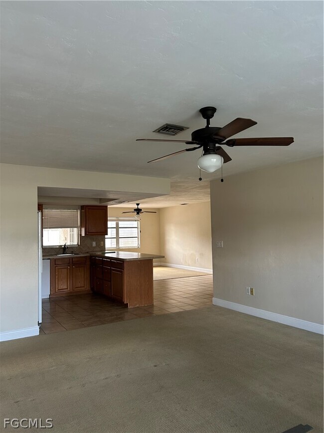 Building Photo - 2128 SE 4th St