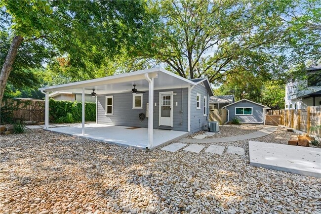 Building Photo - 1700 Cullen Ave