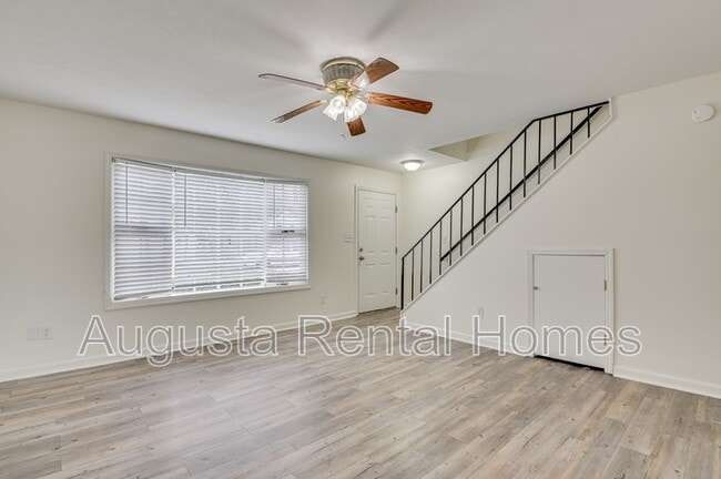 Building Photo - 1402 Arsenal Ave