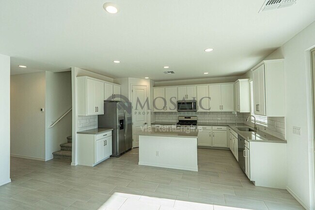 Building Photo - 6264 S Emery