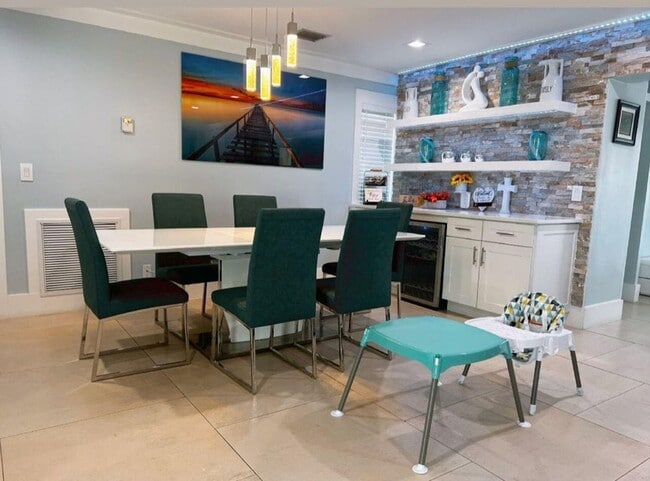 Building Photo - 1474 Cochran Dr