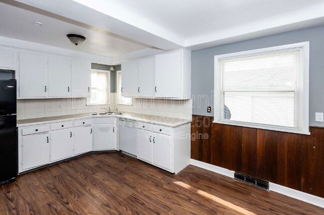 Building Photo - 312 E 317th St