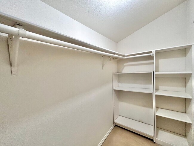 Building Photo - Stylish 2/BR 2/BA Home with Covered Balcon...