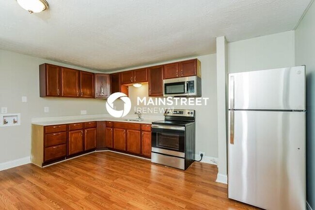 Building Photo - 4 Bedroom Pet-Friendly Home in louisville,...