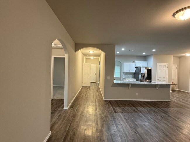 Building Photo - 1232 E Toledo St