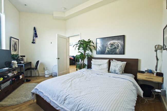 Building Photo - HOT FENWAY LISTING!!!!!