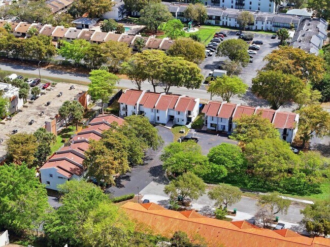 Building Photo - 3907 NW 76th Terrace