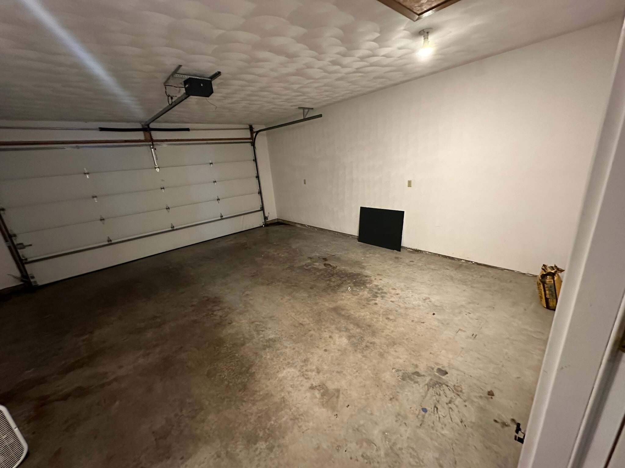 Building Photo - 1072 Lakeshore Dr
