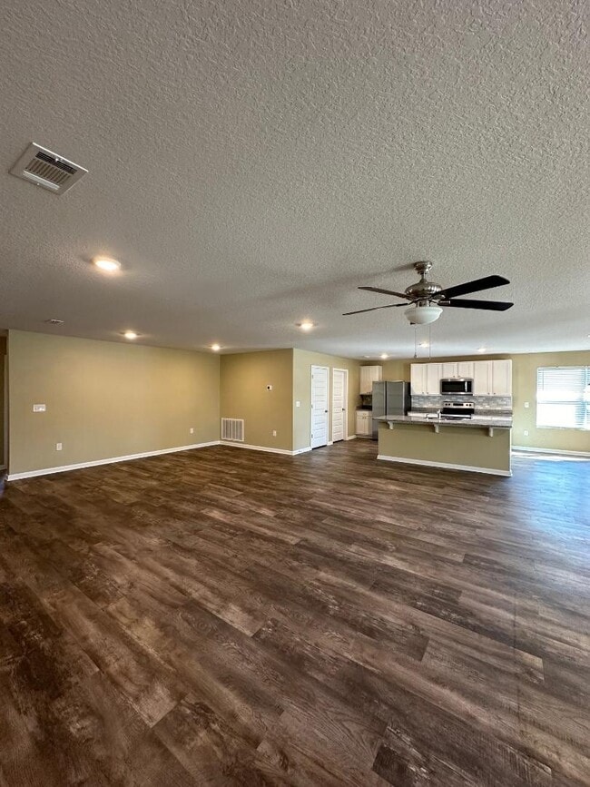 Building Photo - 3998 Whitetail Ln