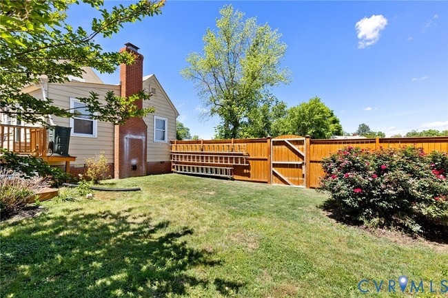 Building Photo - 2317 Carlisle Ave