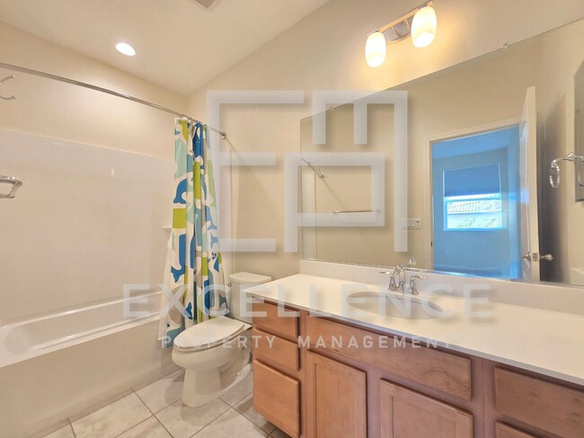 Building Photo - 3/3.5 Townhouse - One Bedroom is Full Stud...