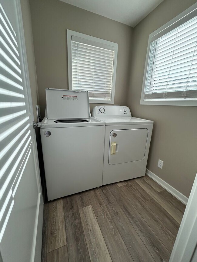 Building Photo - Papillion 3 Bedroom Townhome!