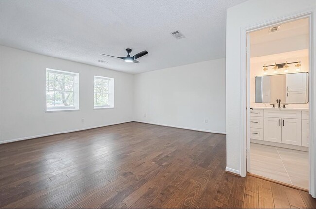 Building Photo - 1375 Country Pl Dr