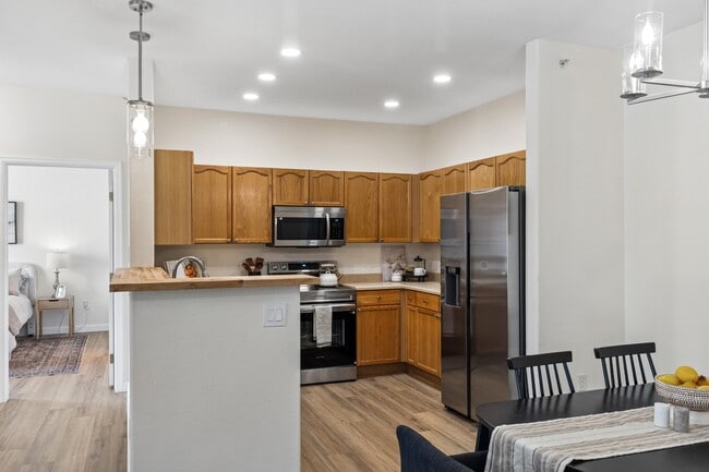Building Photo - 8456 S Hoyt Way