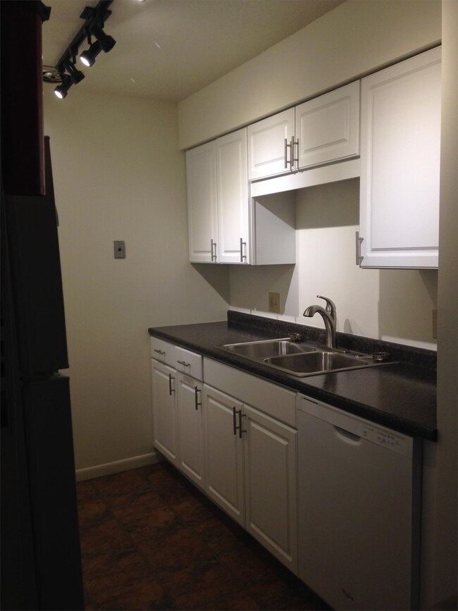 Building Photo - 47 S Williams St