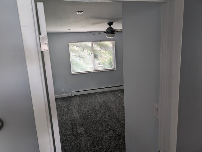 Building Photo - 6358 Mt Vernon Dr
