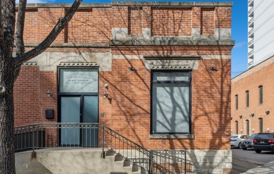 Primary Photo - 64 W Superior St