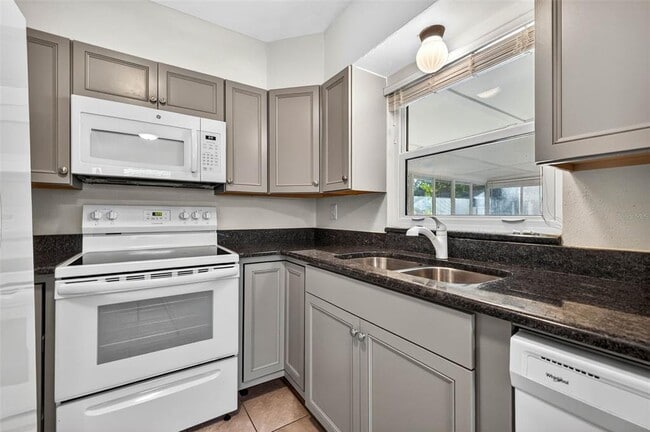 Building Photo - 2716 14th St N