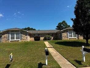 Building Photo - Beautifully updated 2 Bedroom duplex in PT