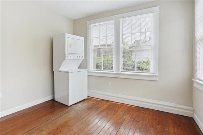 Building Photo - fst2315