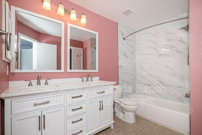 Building Photo - 8018 S Columbine Ct