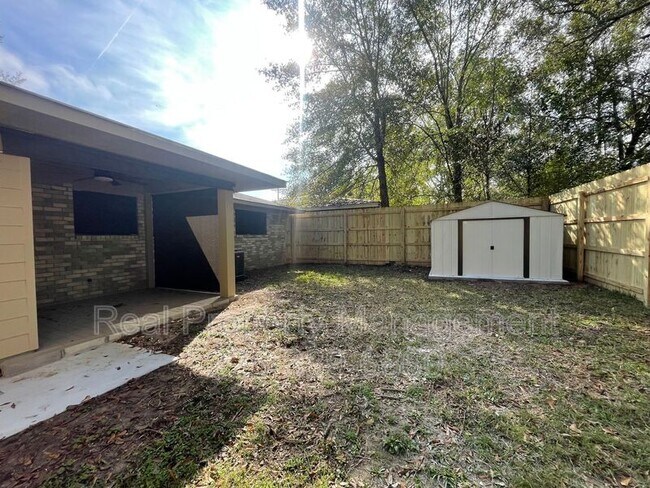 Building Photo - 4225 W Central Ave