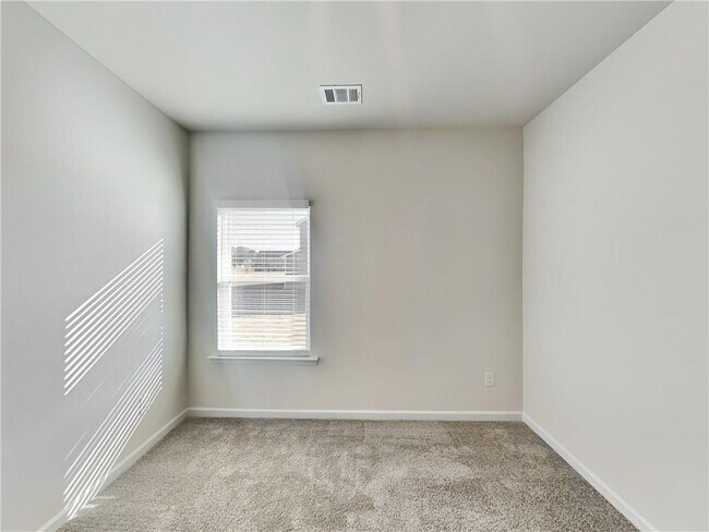 Building Photo - 1150 Amada Dr