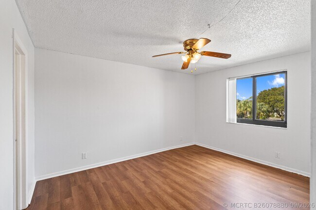 Building Photo - 3700 N Pine Island Rd